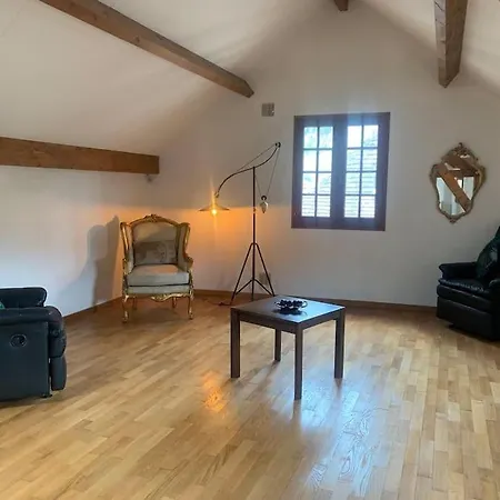 Lovely House In Quiet Hamlet On Banks Of The Lot Holiday home *