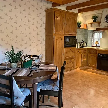 Lovely House In Quiet Hamlet On Banks Of The Lot Holiday home *